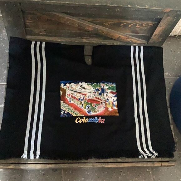 Columbia Poncho with nice print of bus - Picture 9 of 10